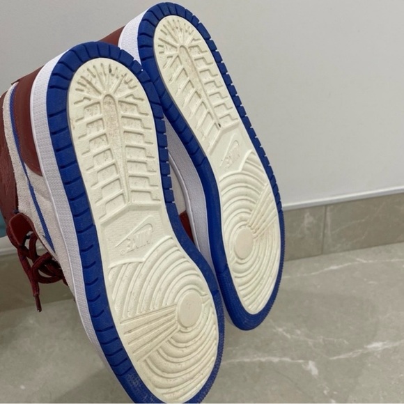 Women’s Jordan 1 High Zoom Air CMFT Team Red Sneakers - Picture 6 of 7